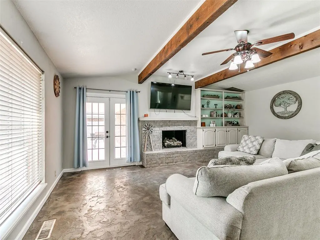 Photo 2 — 629 N Canadian Terrace, Mustang, OK 73064