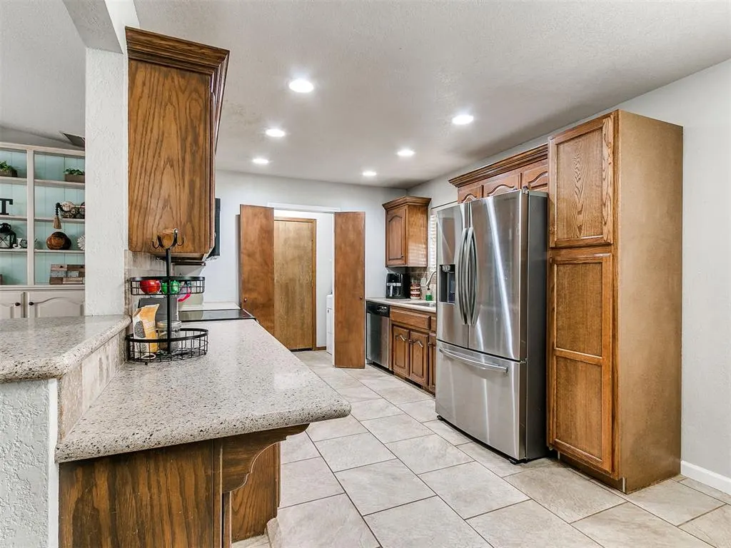 Photo 6 — 629 N Canadian Terrace, Mustang, OK 73064