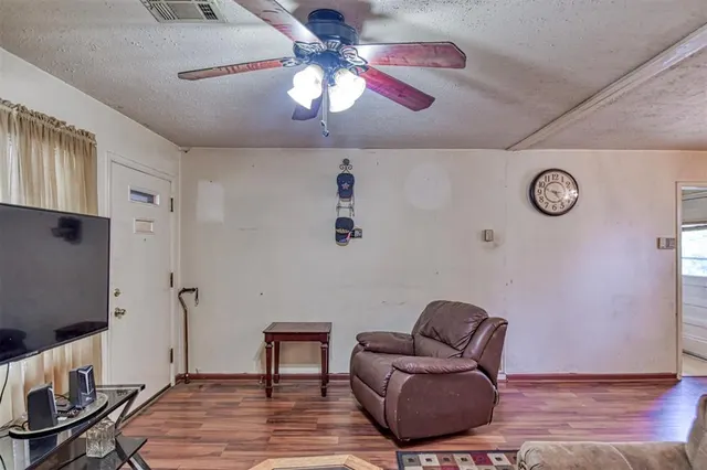 Photo 7 — 4509 NW 43rd Street, Oklahoma City, OK 73122