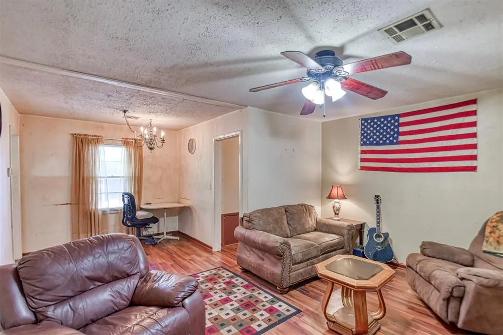Photo 8 — 4509 NW 43rd Street, Oklahoma City, OK 73122