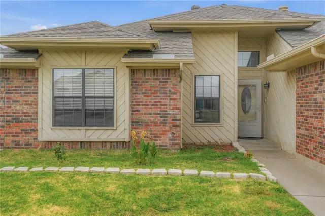 Photo 3 — 14509 Briarcliff Drive, Oklahoma City, OK 73170
