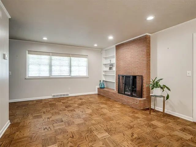 Photo 4 — 1327 W Wilshire Boulevard, Oklahoma City, OK 73116