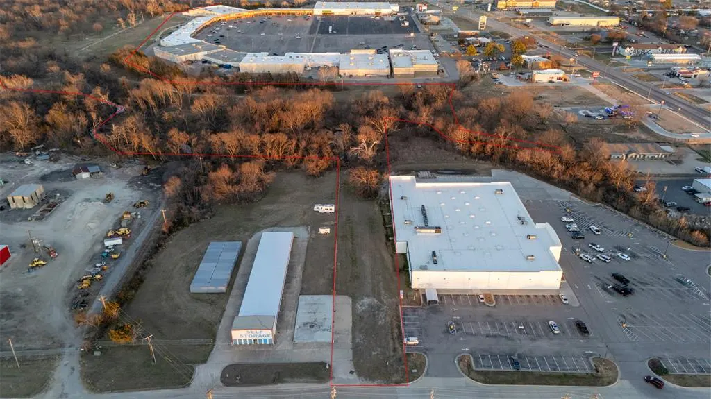 Photo 4 — 1200 Lonne Abbott Boulevard, Ada, OK 74820