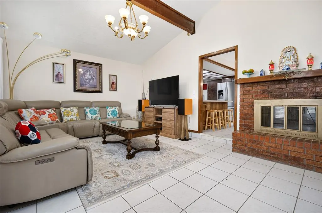 Photo 6 — 10312 Fairfax Lane, Yukon, OK 73099