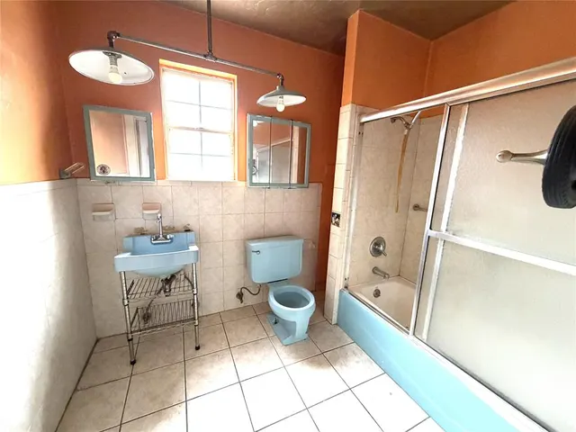 Photo 8 — 2101 NW 27th Street, Oklahoma City, OK 73107