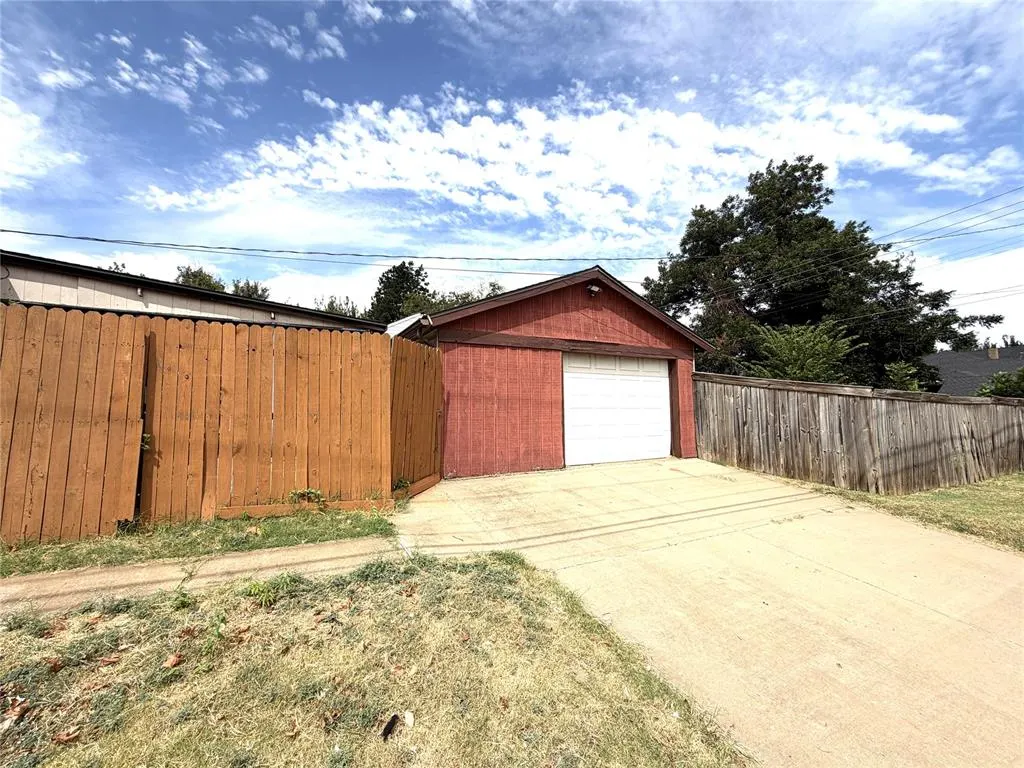 Photo 11 — 2101 NW 27th Street, Oklahoma City, OK 73107