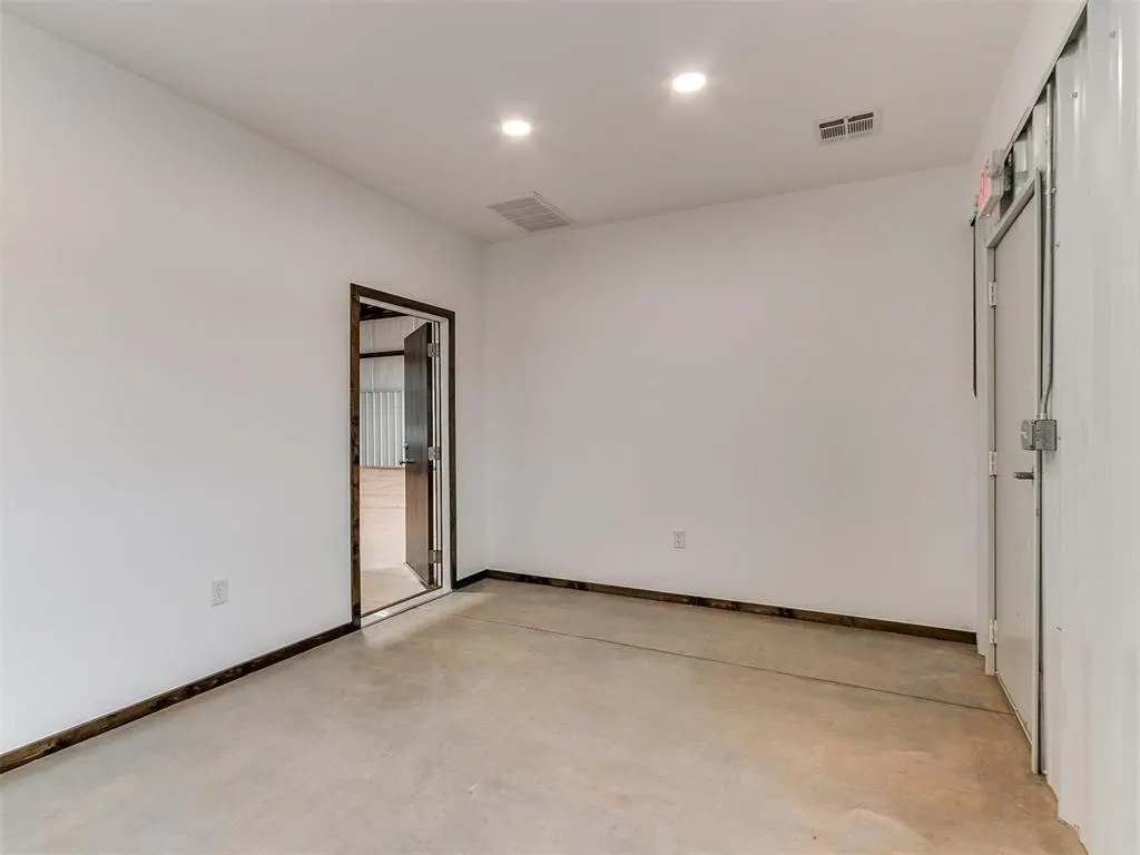 Photo 12 — 5286 NE 33 Highway, Guthrie, OK 73044