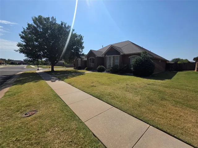 Photo 2 — 2416 Birmingham Drive, Norman, OK 73071