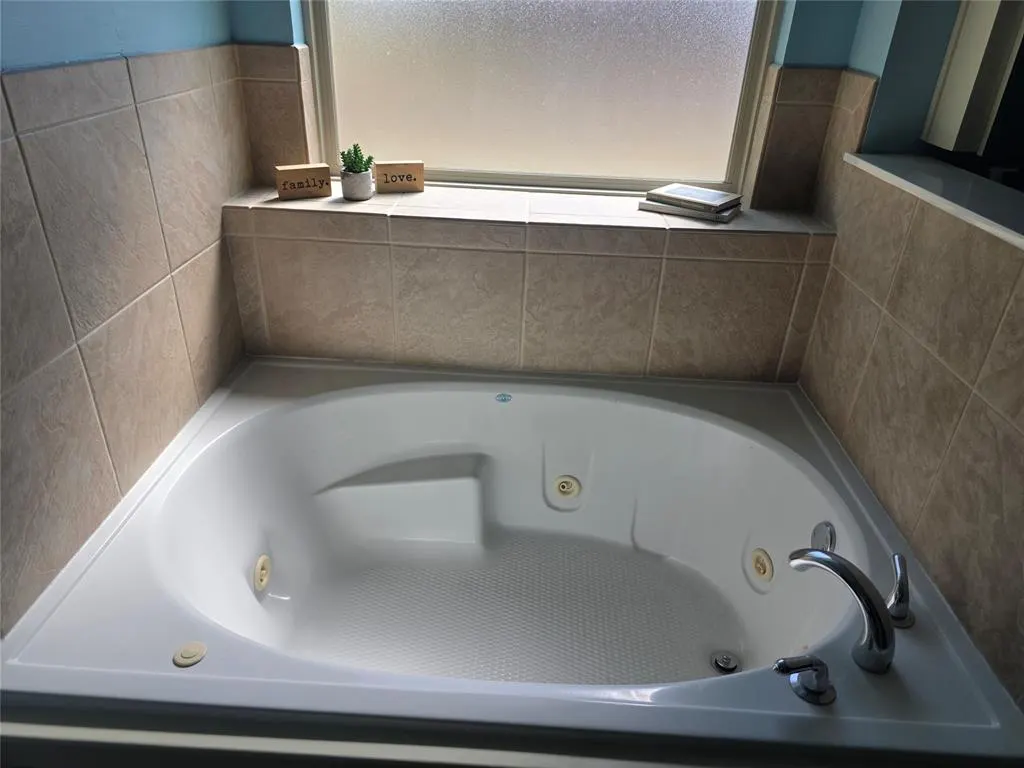 Photo 12 — 2416 Birmingham Drive, Norman, OK 73071