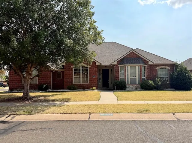 Photo 2 — 2416 Birmingham Drive, Norman, OK 73071