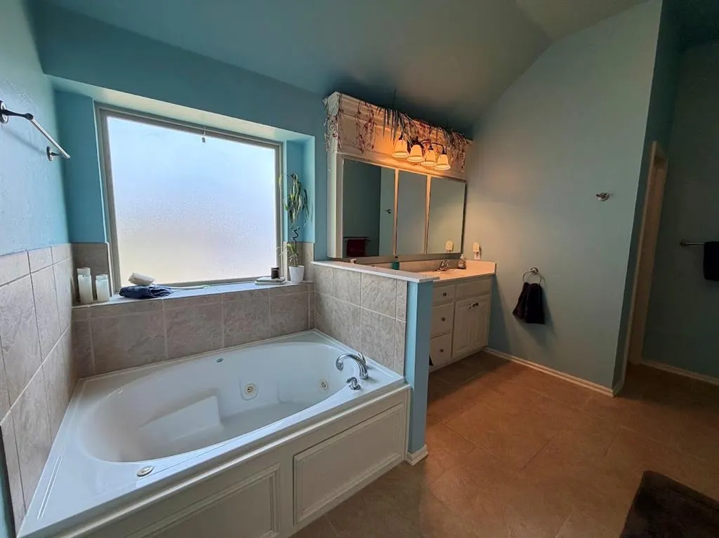 Photo 12 — 2416 Birmingham Drive, Norman, OK 73071