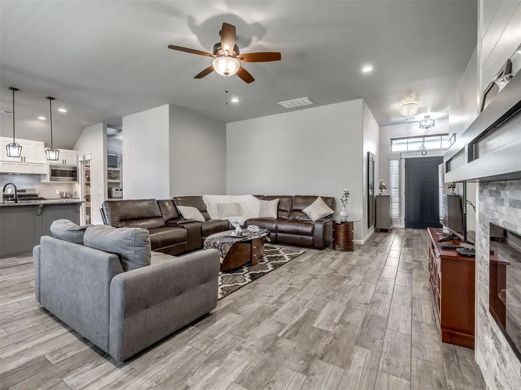 Photo 8 — 16719 Aragon Lane, Oklahoma City, OK 73170
