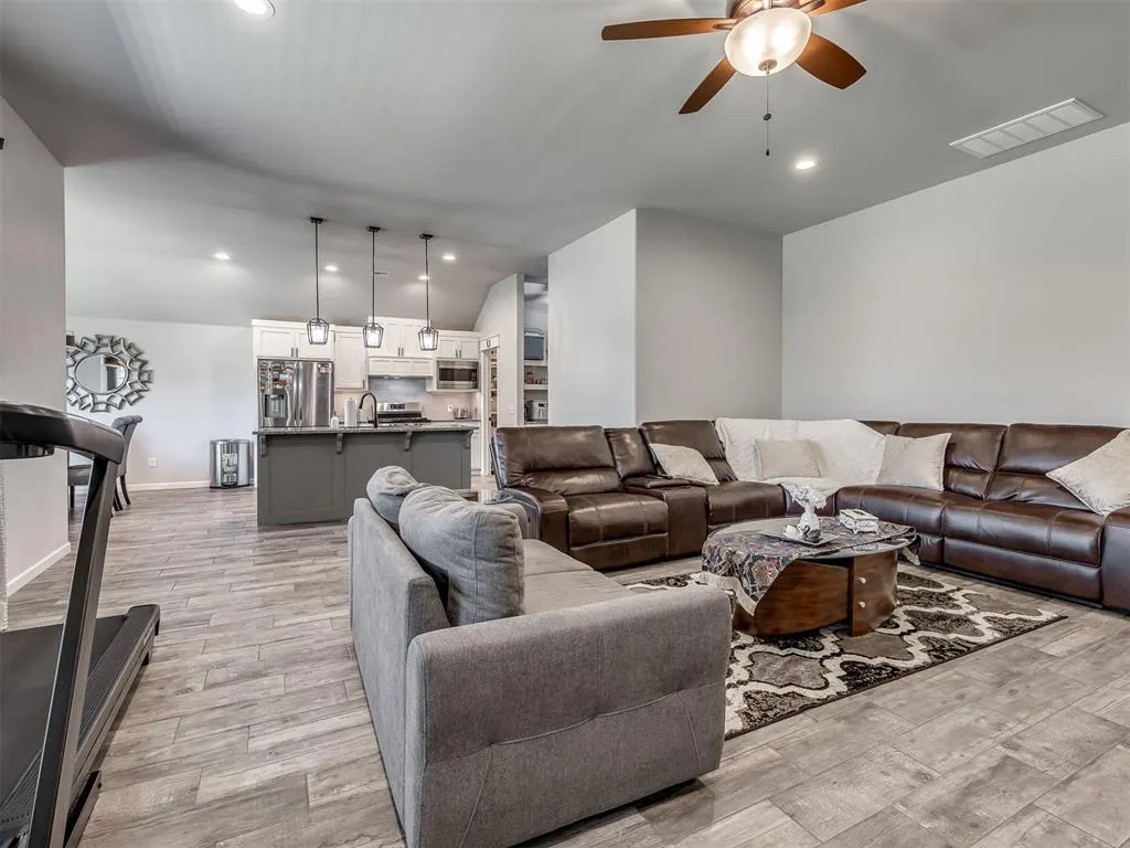 Photo 9 — 16719 Aragon Lane, Oklahoma City, OK 73170