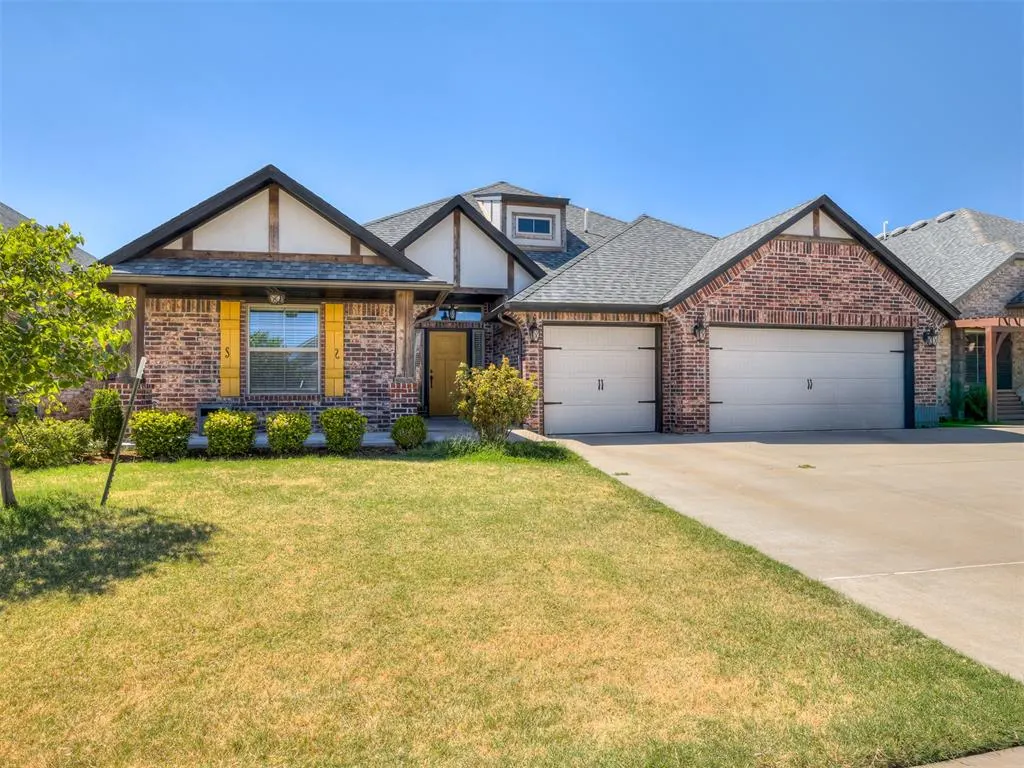 Photo 2 — 16719 Aragon Lane, Oklahoma City, OK 73170