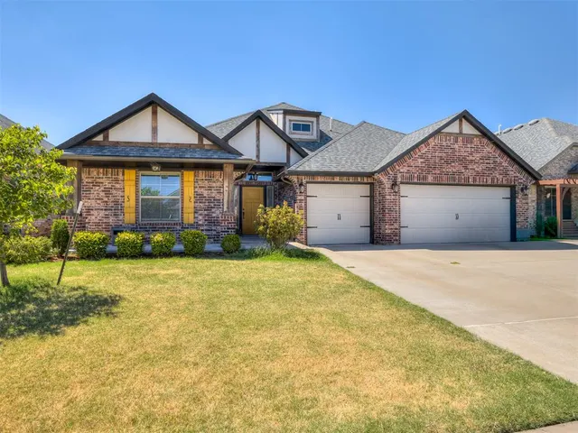 Photo 2 — 16719 Aragon Lane, Oklahoma City, OK 73170