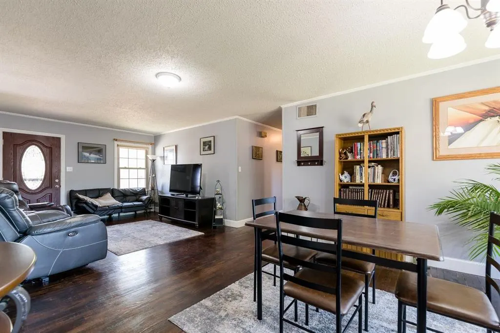 Photo 6 — 328 W Country Club Boulevard, Elk City, OK 73644