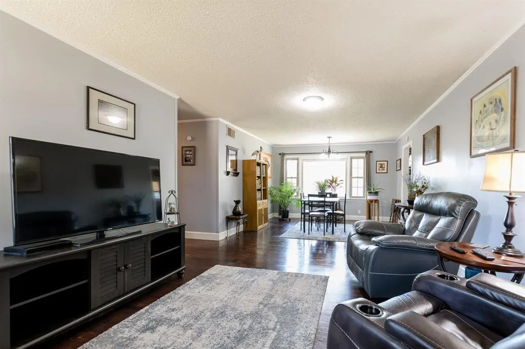 Photo 7 — 328 W Country Club Boulevard, Elk City, OK 73644