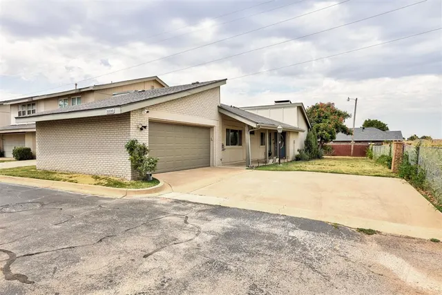 Front exterior — 10100 Hefner Village Terrace, Oklahoma City, OK 73162