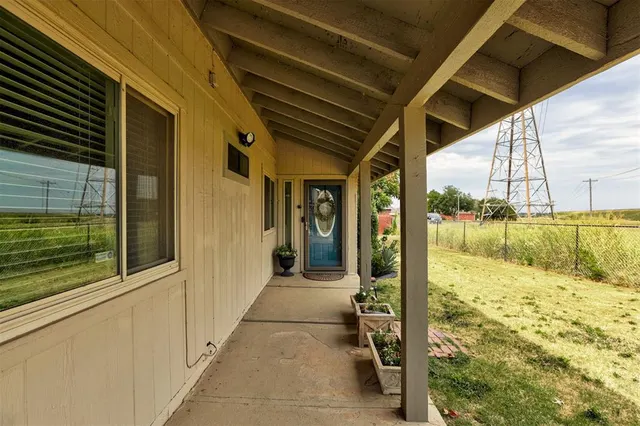 Photo 2 — 10100 Hefner Village Terrace, Oklahoma City, OK 73162