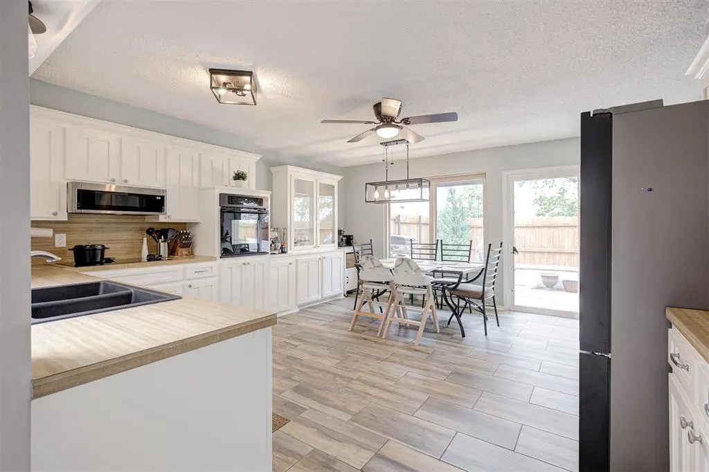 Photo 9 — 10100 Hefner Village Terrace, Oklahoma City, OK 73162