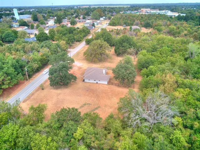 Photo 6 — 1100 SW 4th Street, Jones, OK 73049