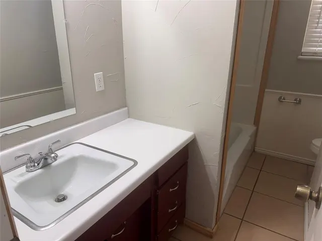 Photo 8 — 117 Ann Arbor Drive, Edmond, OK 73013