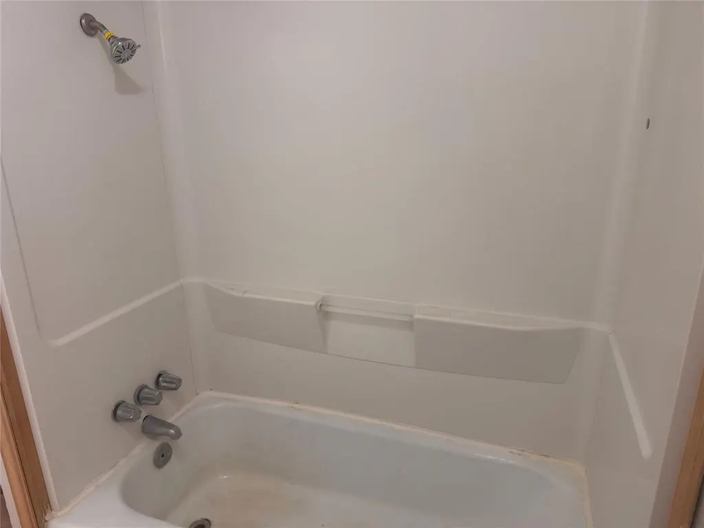 Photo 9 — 117 Ann Arbor Drive, Edmond, OK 73013