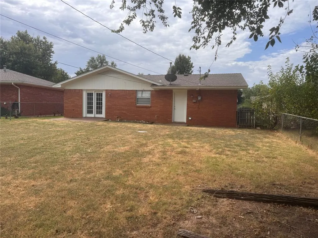 Photo 10 — 117 Ann Arbor Drive, Edmond, OK 73013