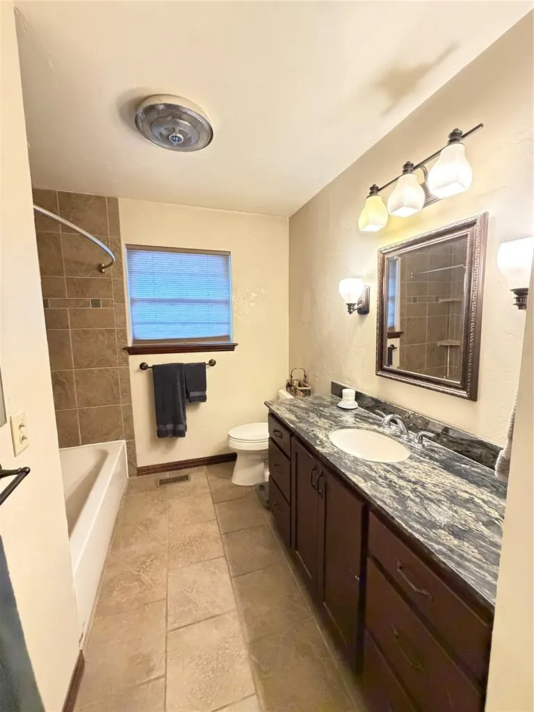 Photo 11 — 5015 N Vermont Avenue, Oklahoma City, OK 73112