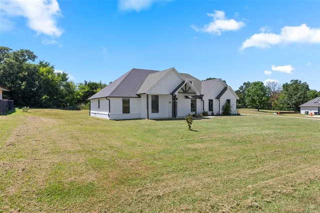 Photo 2 — 11939 County Road 3513 Loop, Ada, OK 74820