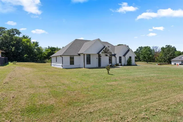 Photo 3 — 11939 County Road 3513 Loop, Ada, OK 74820