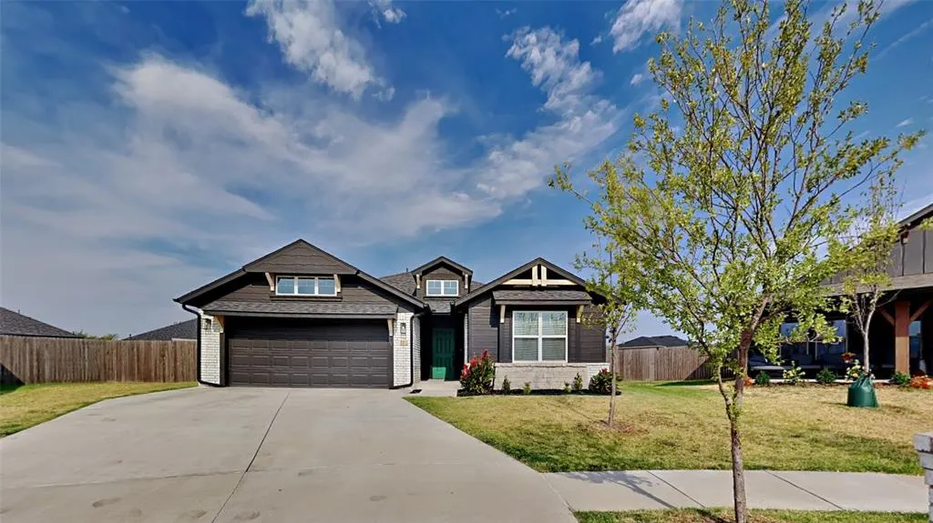 Photo 2 — 701 Caladium Drive, Yukon, OK 73099