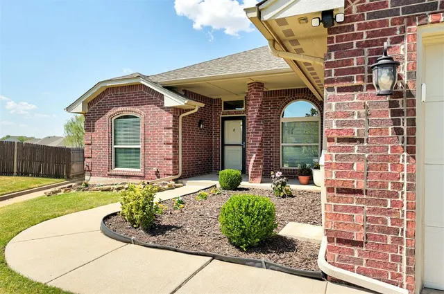 Photo 2 — 2912 NW 183rd Circle, Edmond, OK 73012