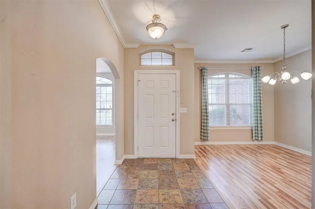 Photo 2 — 11016 NW 104th Terrace, Yukon, OK 73099