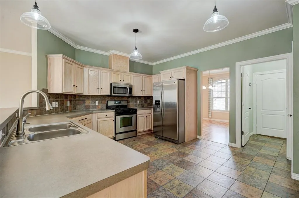 Photo 6 — 11016 NW 104th Terrace, Yukon, OK 73099