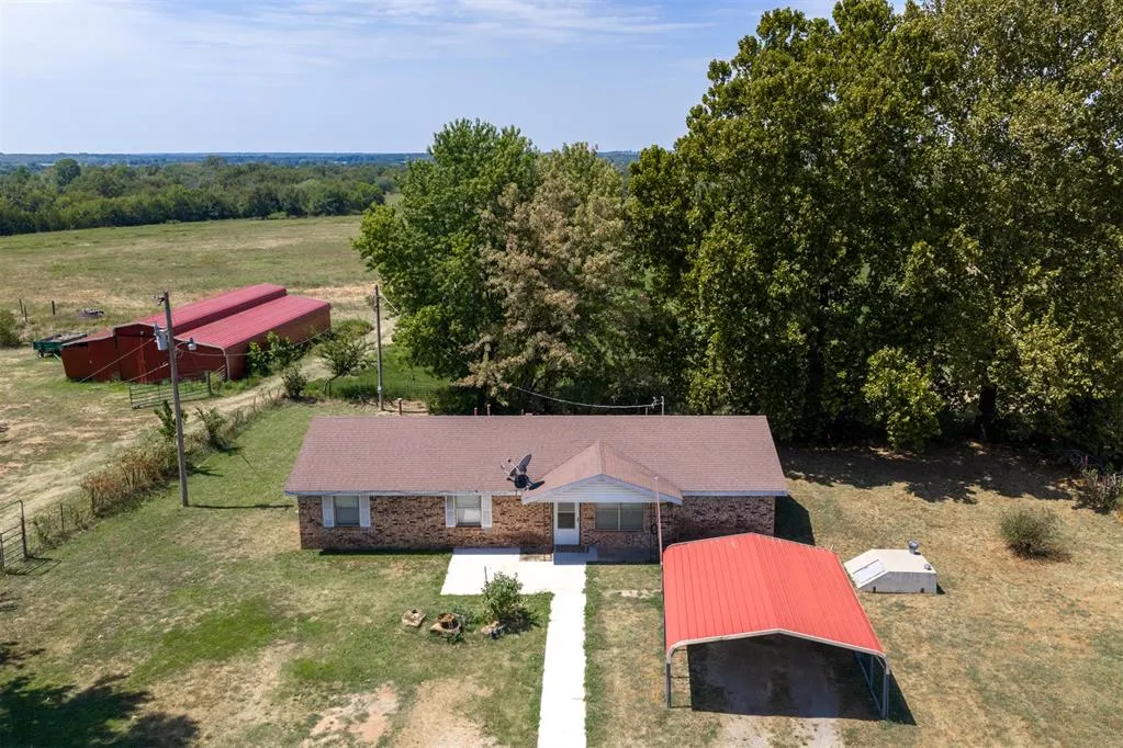 Front exterior — 101151 N Hwy 56 Highway, Okemah, OK 74859