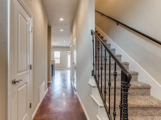 Photo 3 — 491 S Fretz Avenue, Edmond, OK 73003