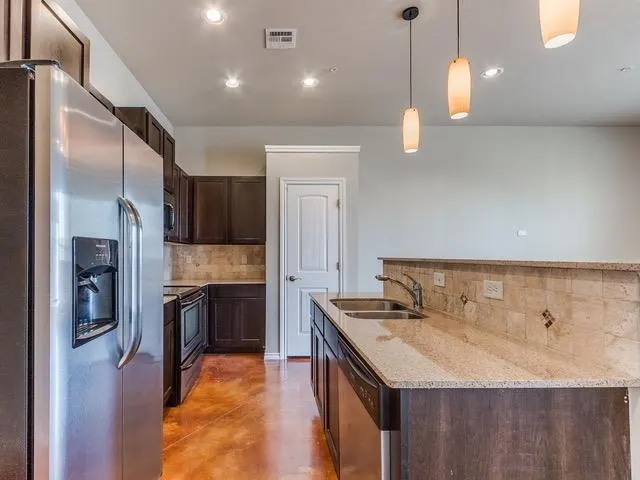 Photo 9 — 491 S Fretz Avenue, Edmond, OK 73003