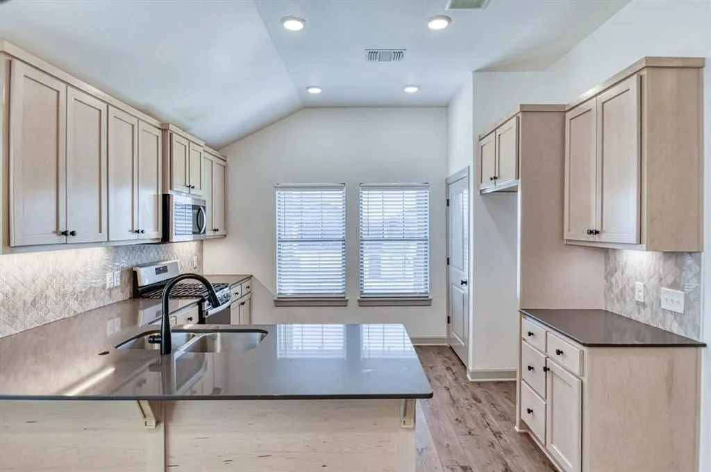 Photo 15 — 13313 SW 5th Street, Yukon, OK 73099