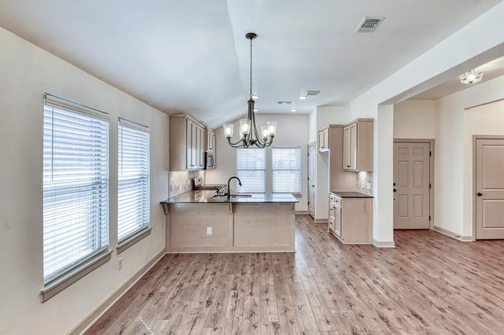Photo 19 — 13313 SW 5th Street, Yukon, OK 73099