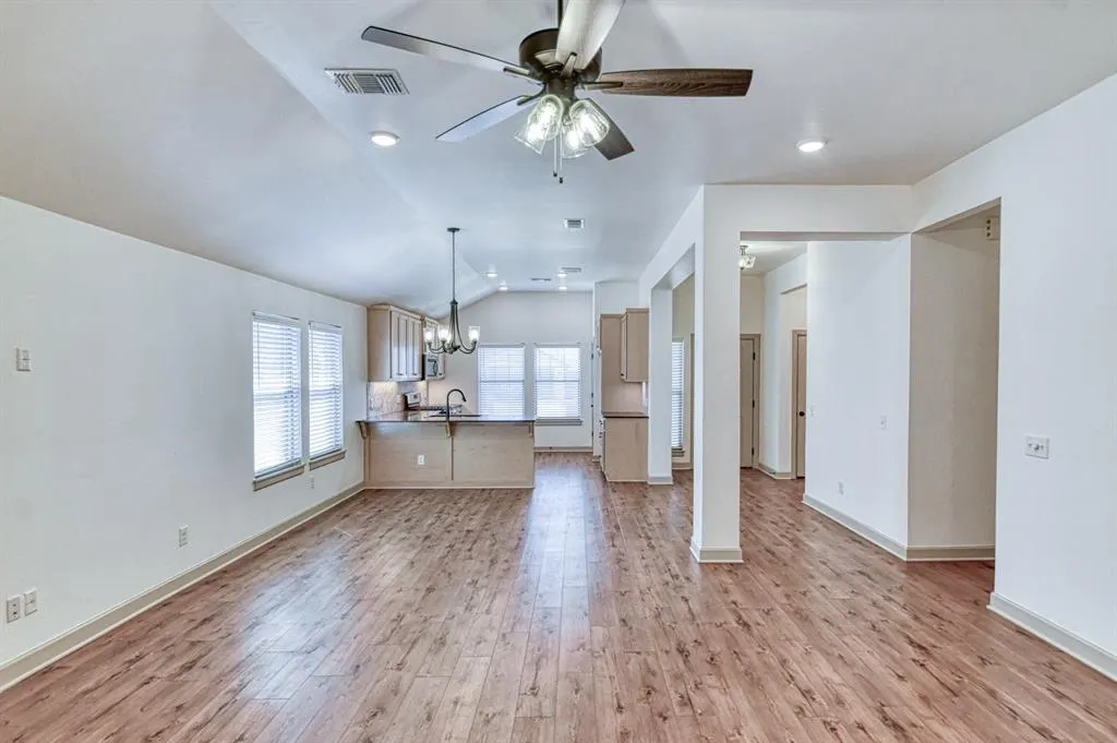 Photo 21 — 13313 SW 5th Street, Yukon, OK 73099