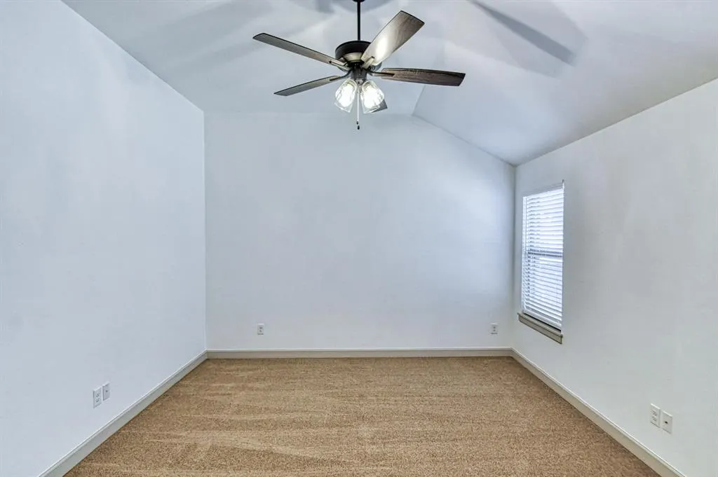 Photo 27 — 13313 SW 5th Street, Yukon, OK 73099