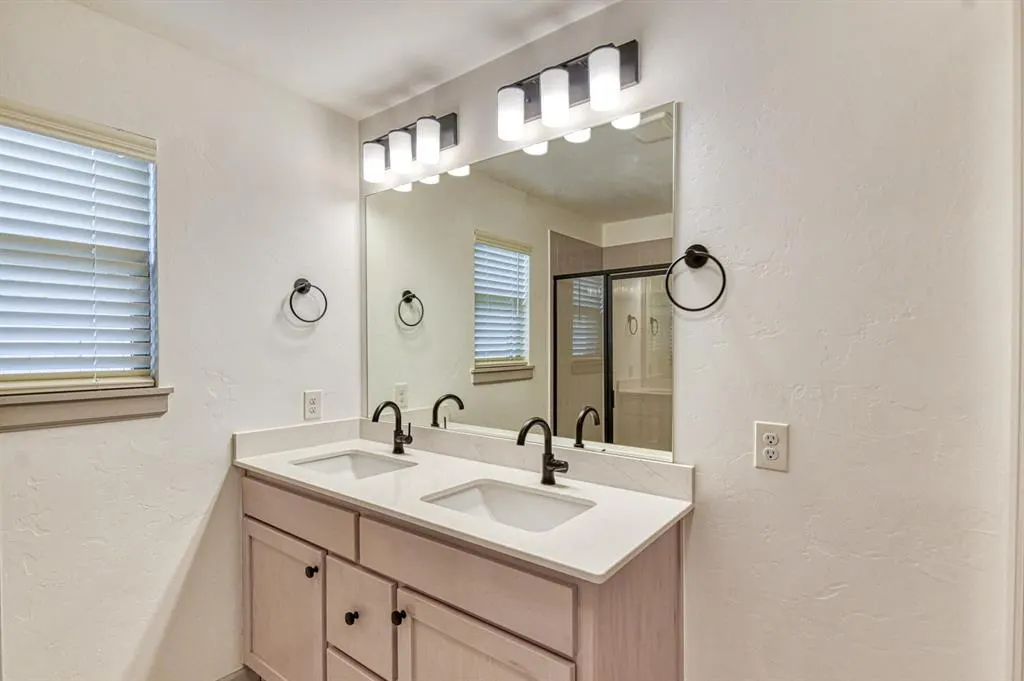 Photo 31 — 13313 SW 5th Street, Yukon, OK 73099