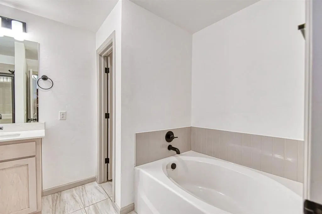 Photo 33 — 13313 SW 5th Street, Yukon, OK 73099