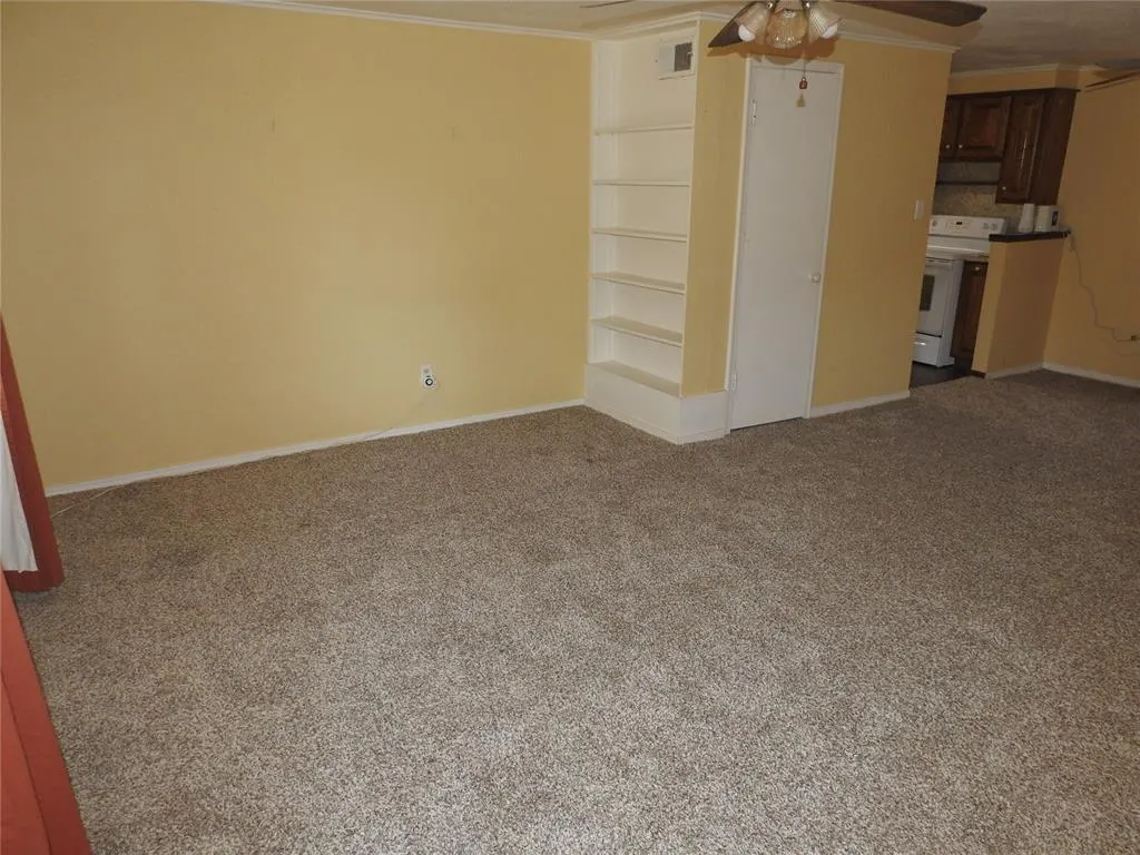 Photo 4 — 2913 NW 70th Street, Oklahoma City, OK 73116