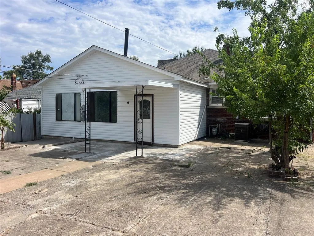 Photo 15 — 2861 NW 20th Street, Oklahoma City, OK 73107