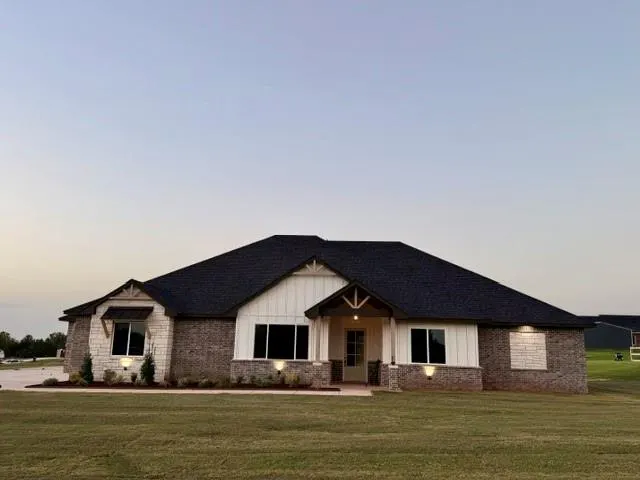Front exterior — 4516 Janie Way, Guthrie, OK 73044