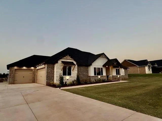 Photo 2 — 4516 Janie Way, Guthrie, OK 73044