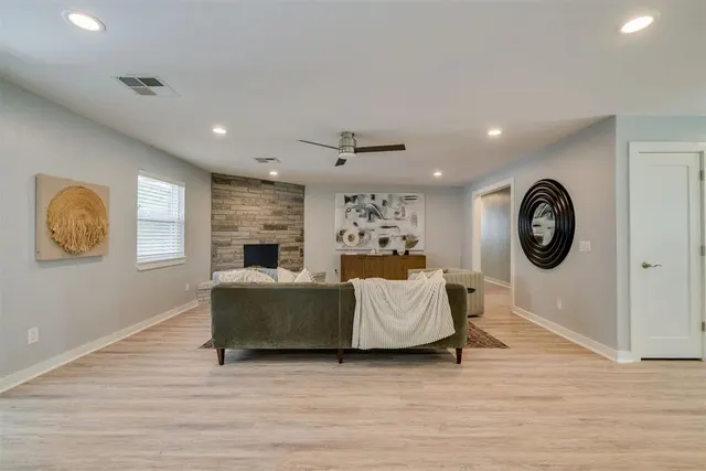 Photo 8 — 2405 NW 59th Street, Oklahoma City, OK 73112
