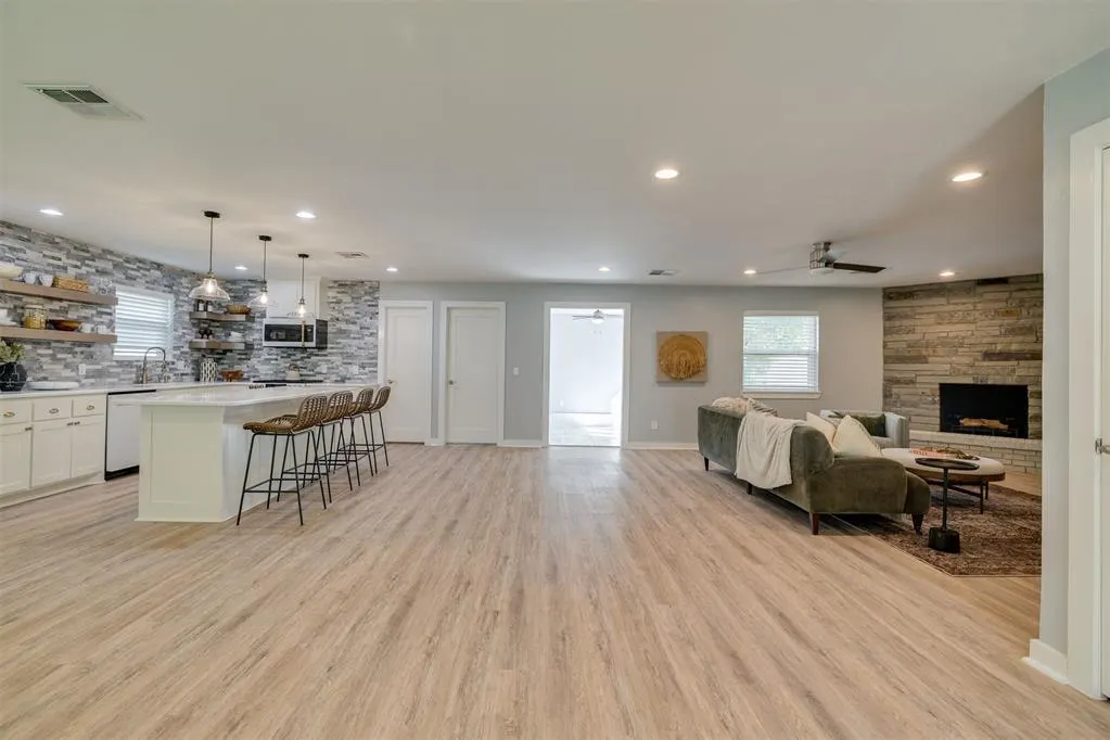 Photo 11 — 2405 NW 59th Street, Oklahoma City, OK 73112